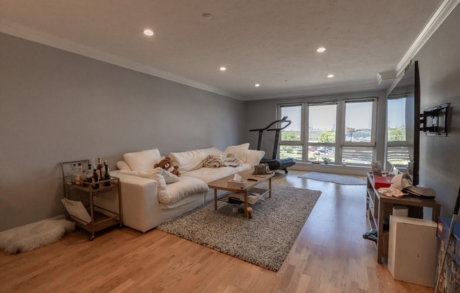 1001 MARINA DR