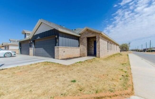 4 Bedroom 2 Bath Unit, Frenship ISD!