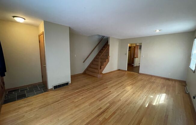 3 beds, 1.5 baths, 3 sqft, $1,300, Unit 4660 N 52nd St