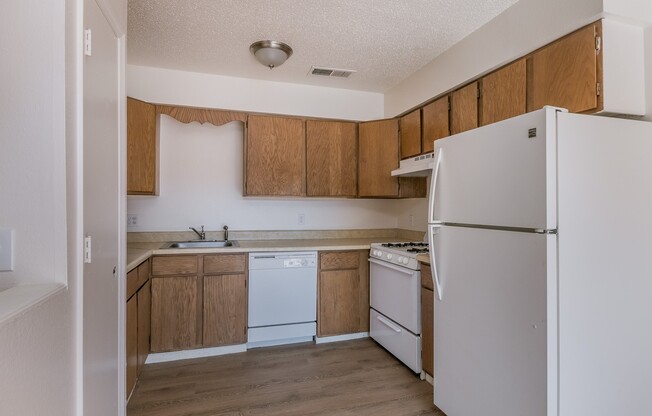 2 beds, 1 bath, 750 sqft, $775, Unit 2800-9