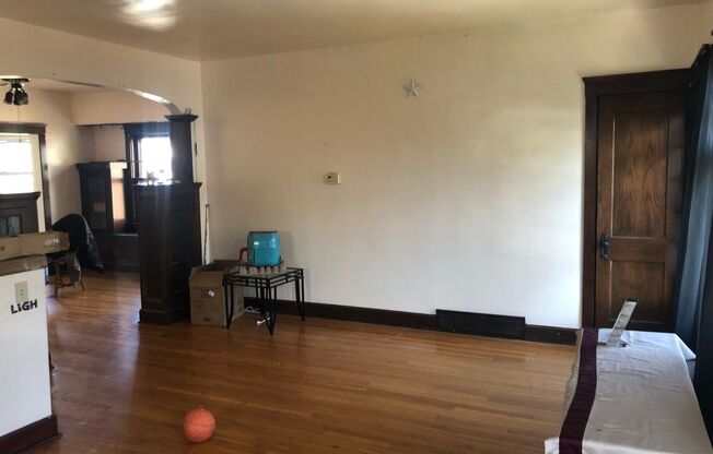 1 bed, 1 bath, 1,000 sqft, $825, Unit Up