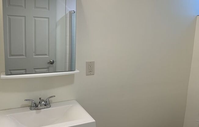 3 beds, 2 baths, $2,325, Unit 114B