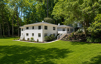 Leonard Apartments