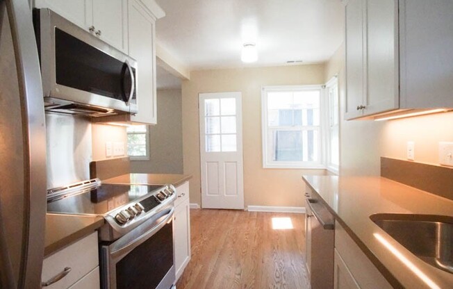 1 bed, 1 bath, $1,625, Unit 14