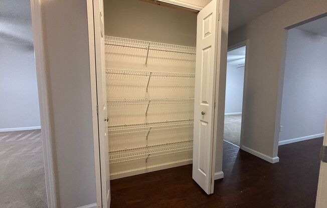 2 beds, 1.5 baths, 1,049 sqft, $1,295, Unit 220-1C ORM