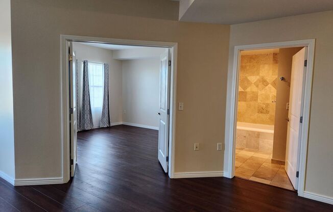 1 bed, 1 bath, $2,100, Unit # 10