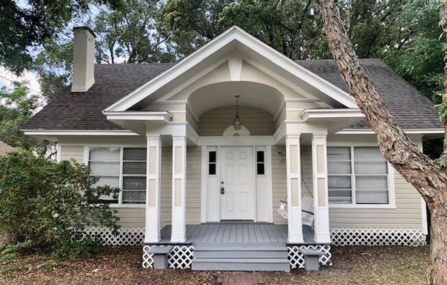BEAUTIFUL! Newly remodeled 2/1 home- AVAILABLE