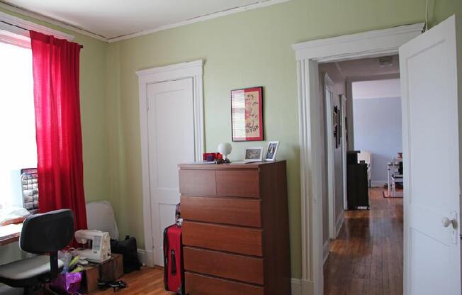 1 bed, 1 bath, $2,400, Unit 35