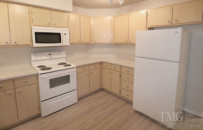 3 beds, 2 baths, 1,212 sqft, $1,825, Unit G59