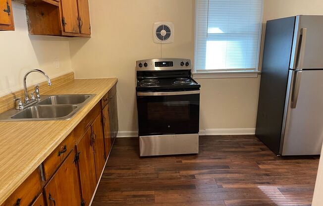 3 beds, 1 bath, $1,800