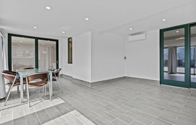 2882 W 15 ST