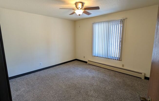 2 beds, 1 bath, 970 sqft, $1,149, Unit FB   4105