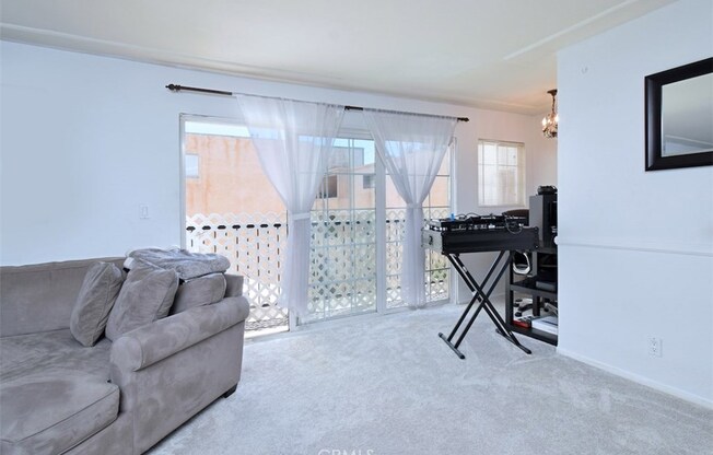 5050 COLDWATER CYN AVE