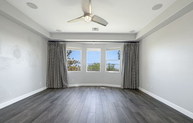 3 beds, 3.5 baths, $5,295