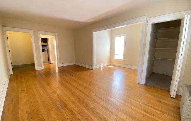 1 bed, 1 bath, $1,095, Unit 10