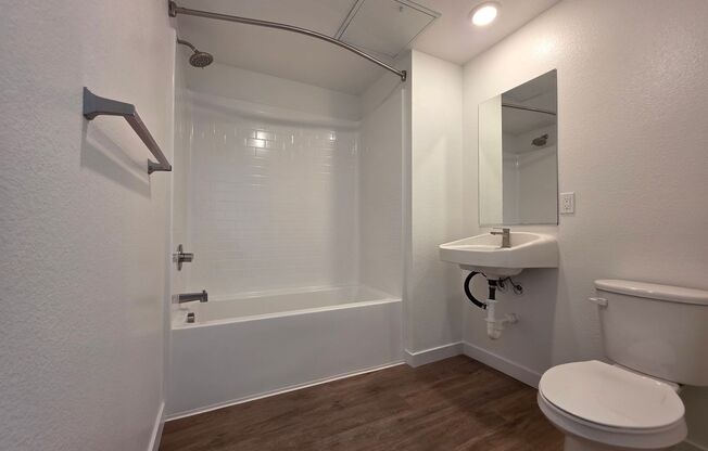 Studio, 1 bath, 327 sqft, $1,855, Unit 405