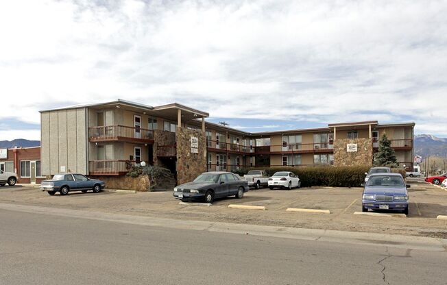 1 bed, 1 bath, $795, Unit 15