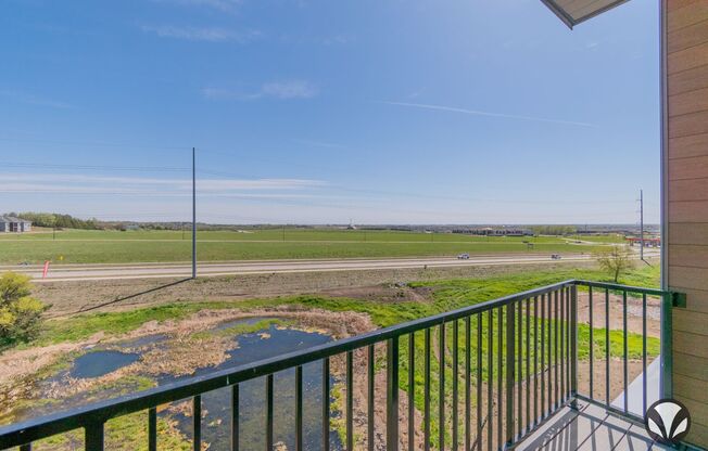 1 bed, 1 bath, 728 sqft, $1,295, Unit YH-2015