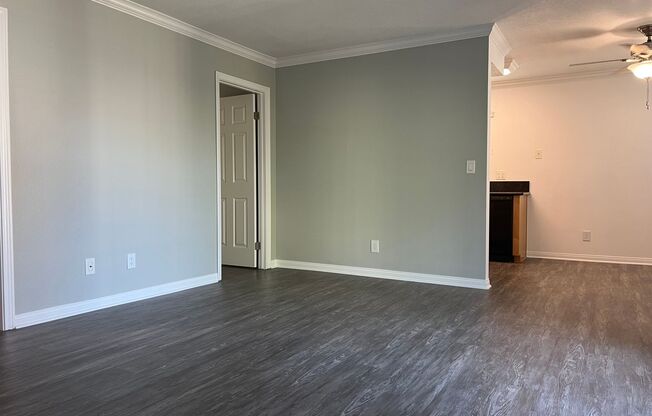 2 beds, 1 bath, 850 sqft, $2,690, Unit 1611M