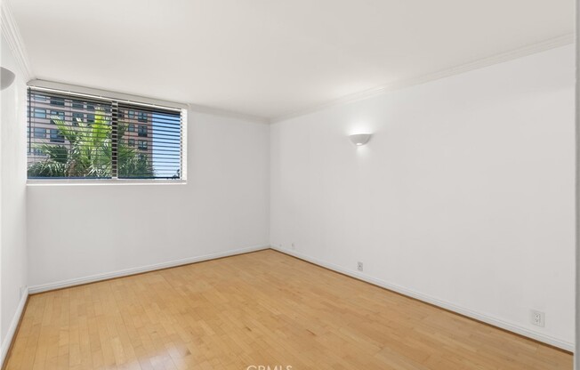 2 beds, 2 baths, 1,037 sqft, $4,400, Unit 912