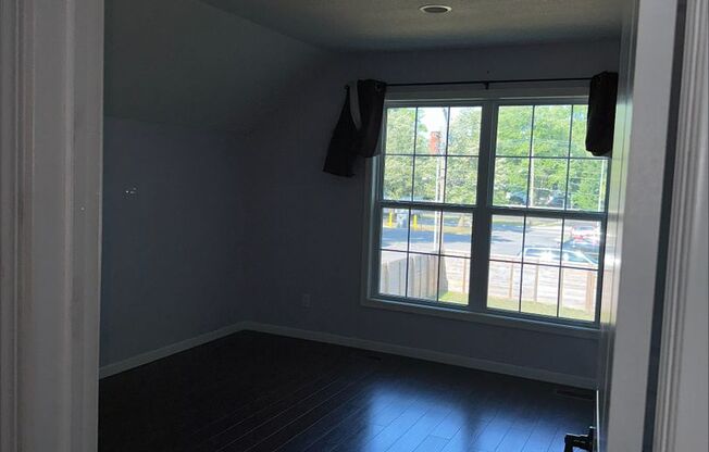 Available for Rent: 2 Bedroom/1.5 Bathroom Single Family Home