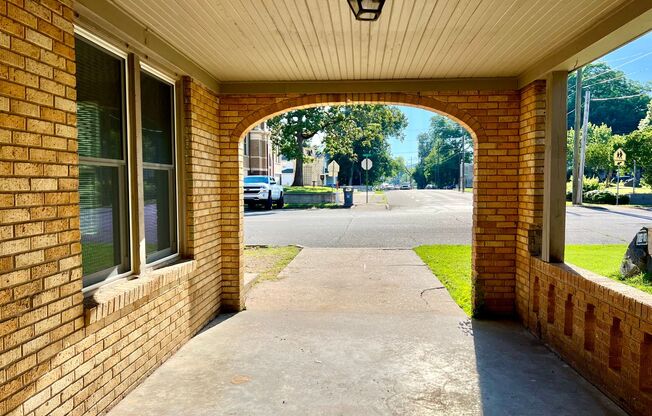 Cozy 3-Bedroom House on Linwood Ave.