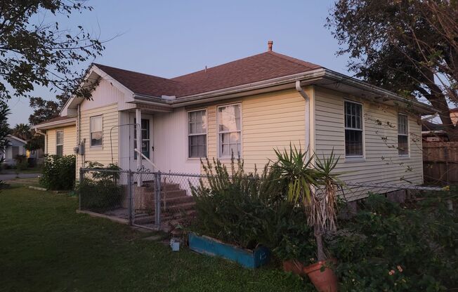 Single story 3 bedroom corner of 48th N 1/2