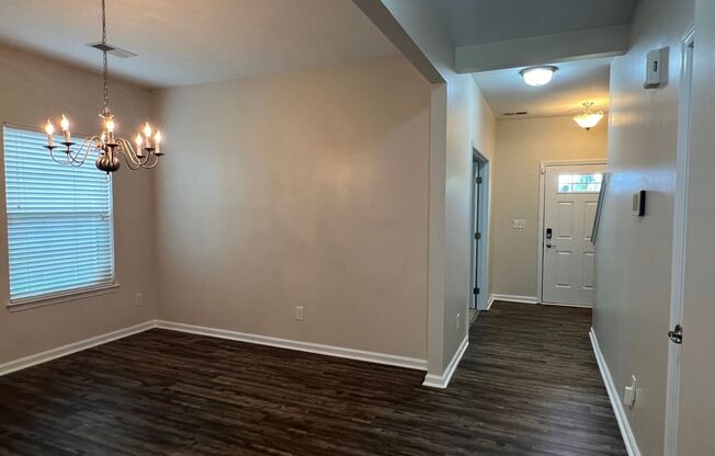 Bright-Sunny 4 Bedroom, 2.5 Bathroom Home - Mooresville Graded Schools - Fresh Paint - Fenced Yard - Community Pool