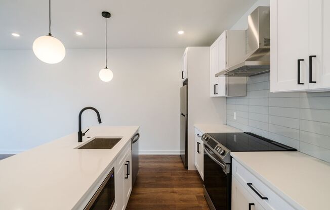 1 bed, 1 bath, 650 sqft, $1,450, Unit 302