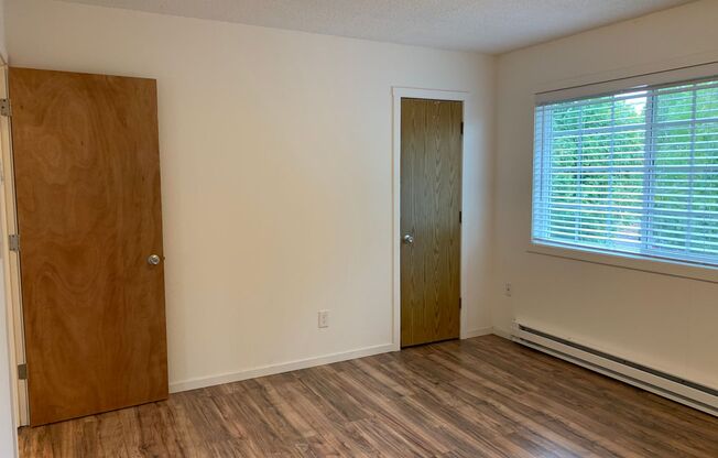 2 beds, 1 bath, 825 sqft, $1,350, Unit P2442