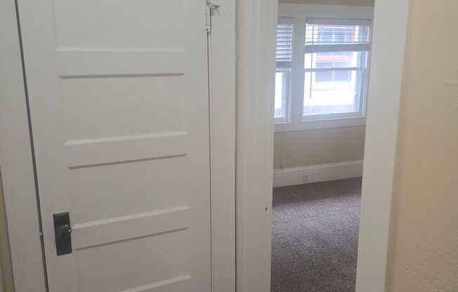 2 beds, 1 bath, $2,100