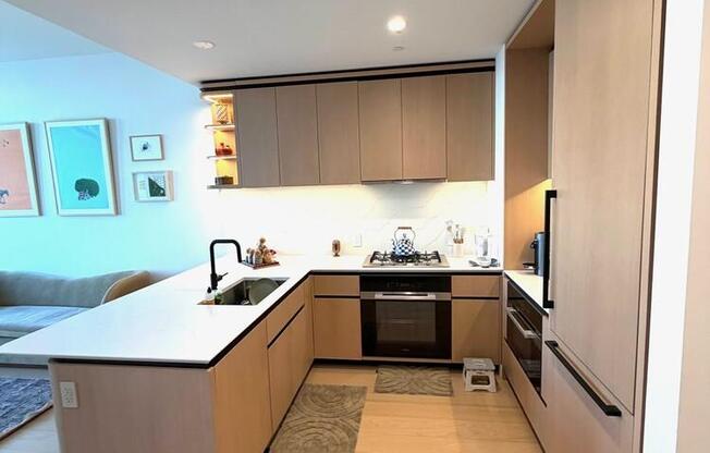 480 KENT AVE