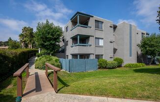 1 bed, 1 bath, 725 sqft, $1,975, Unit 27