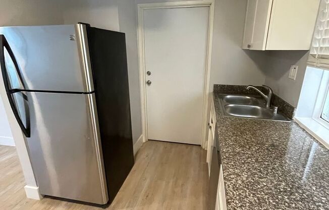 2 beds, 1 bath, $3,695