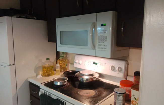 9523 UNIVERSITY TERRACE DR