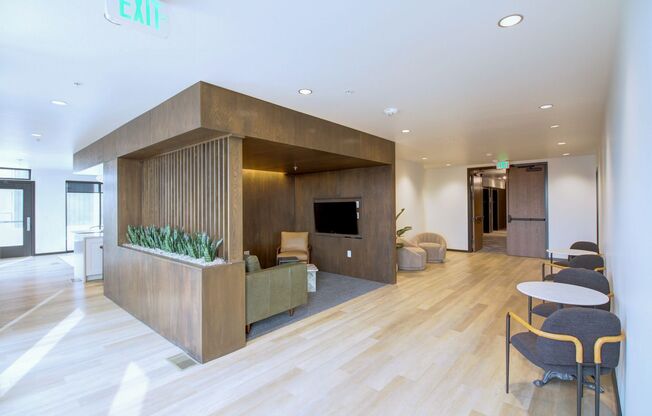 1 bed, 1 bath, 624 sqft, $1,400, Unit 733 ADA