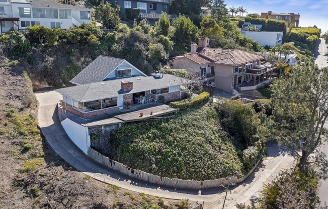 1703 CASTELLANA RD