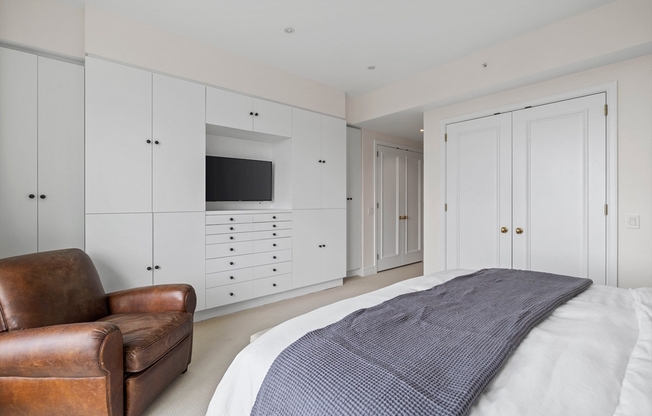 4 beds, 3.5 baths, 3,246 sqft, $35,000, Unit 19E