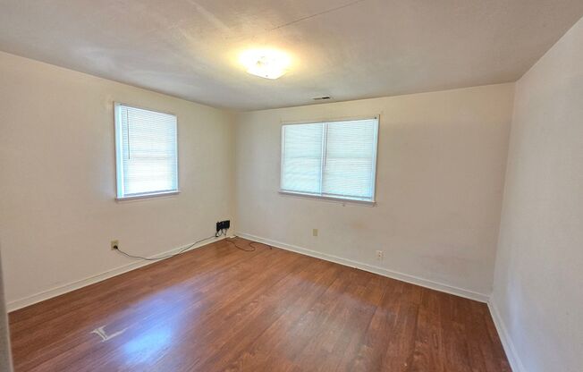 Chesapeake: 2 Bedroom 1 Bathroom Duplex