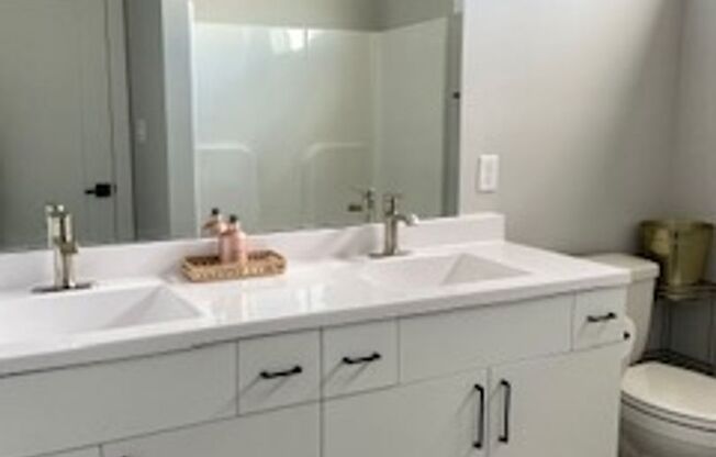 2 beds, 2.5 baths, $1,950, Unit 101-7