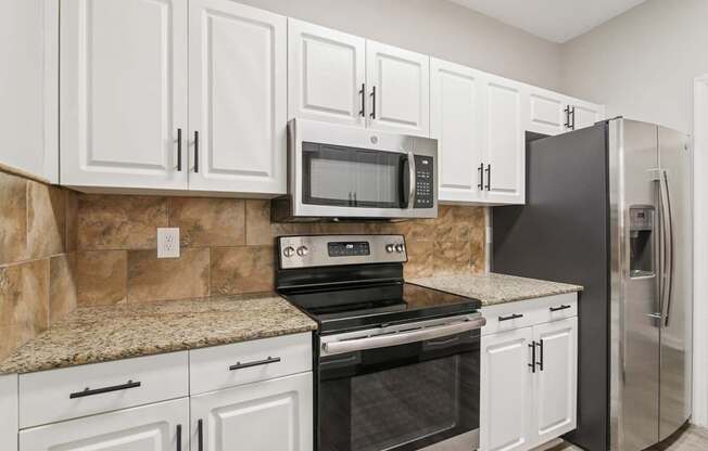 Large Villa Kitchen at Grand Reserve Columbus in Columbus GA