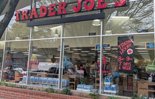 Studio, 1 bath, 308 sqft, $1,129, Unit 06