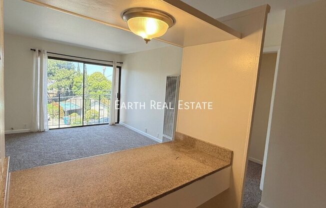 348 4 AVE