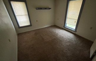 3 beds, 2 baths, $1,395