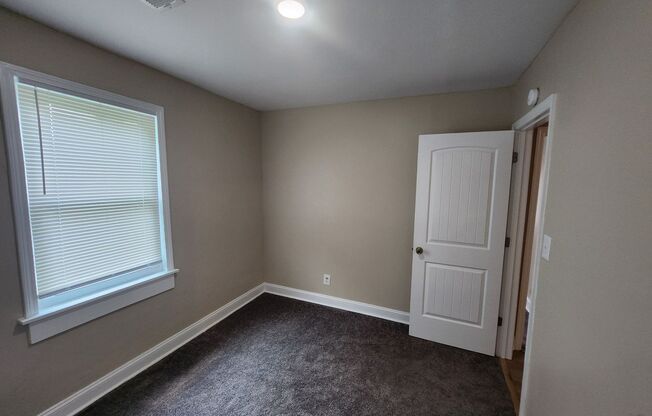 3 beds, 1 bath, $1,120