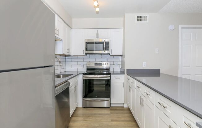 1 bed, 1 bath, 452 sqft, $999, Unit 2078