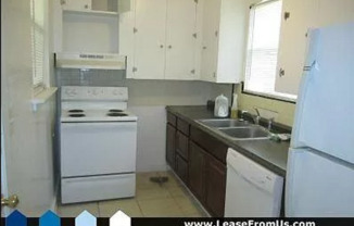 3 beds, 2 baths, $1,300