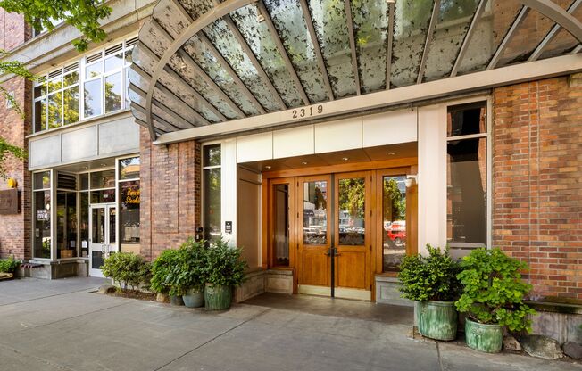Very Large 1 Bedroom with Den in Belltown - Parking and Water/Sewer/Trash Included