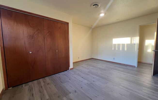 4 beds, 2 baths, 1,647 sqft, $1,950, Unit 327 S Shasta Ave