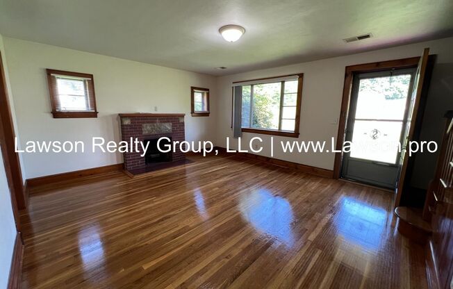 2 beds, 1 bath, $1,395